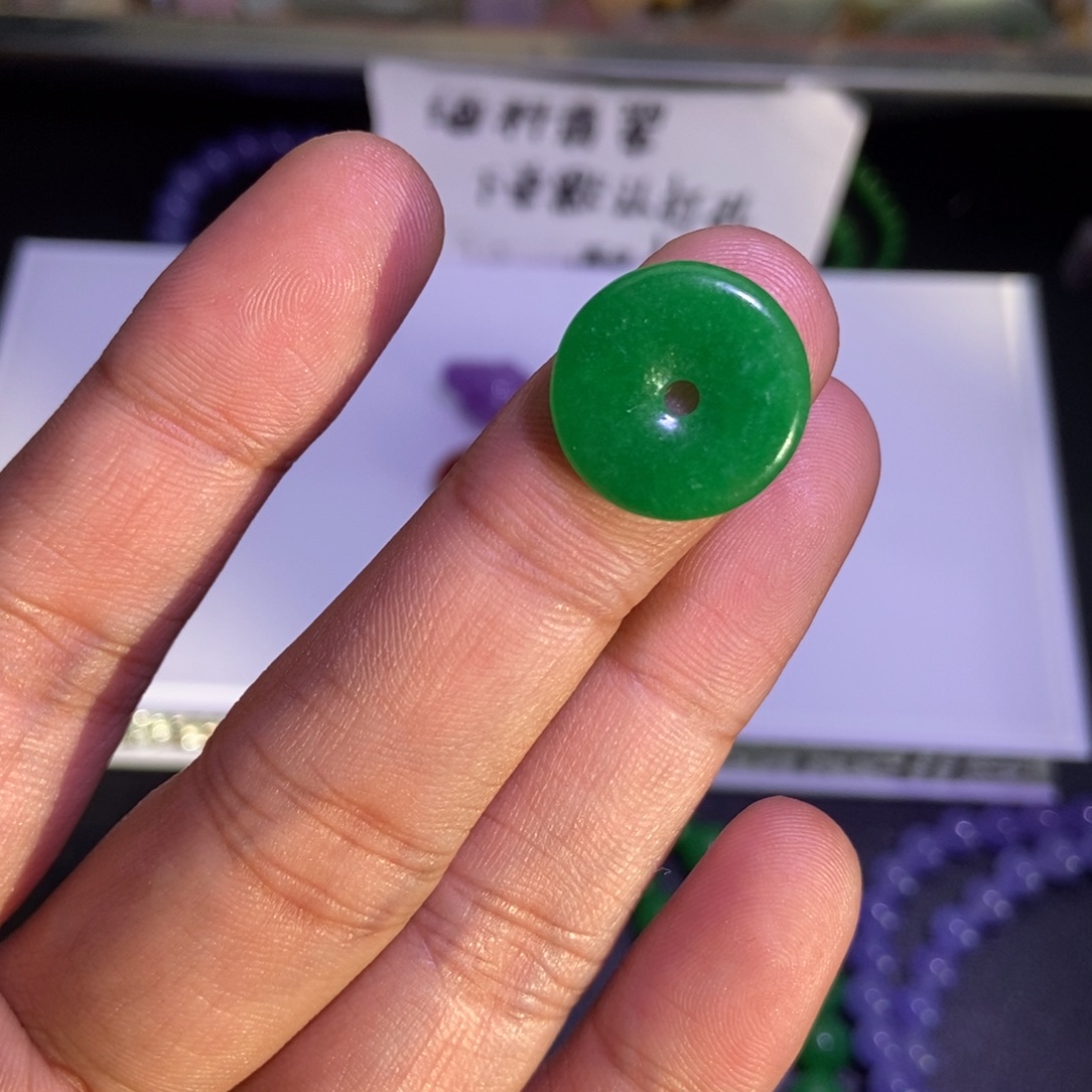 翡翠未镶嵌颈饰吊坠