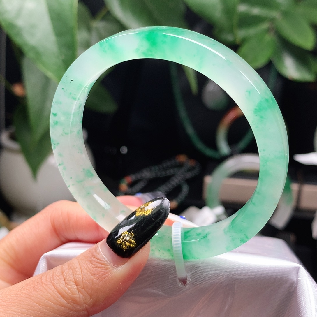 石英质玉未镶嵌手镯53