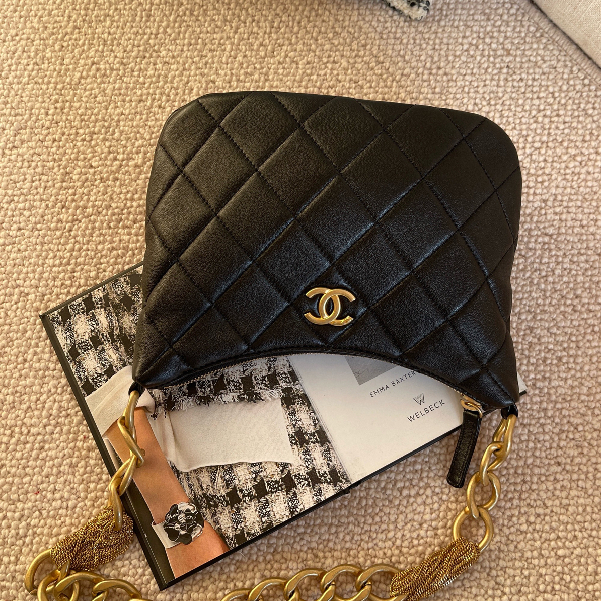 95新 Chanel/香奈儿 Chanel黑金23A流苏腋下hobo｜2207