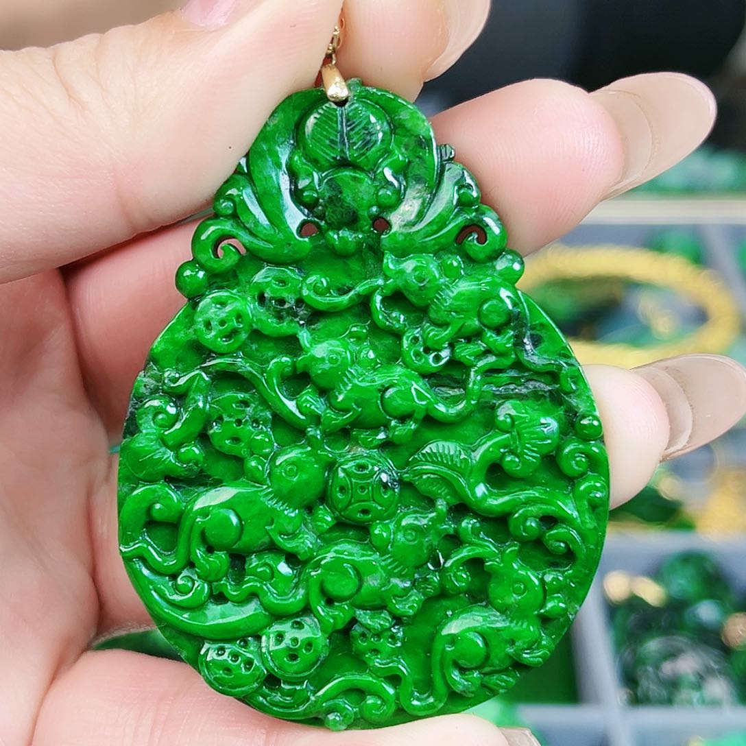 翡翠颈饰未镶嵌吊坠