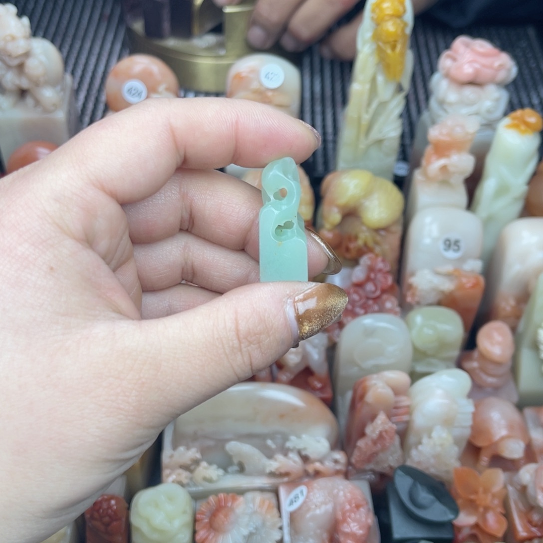 寿山石印石顾*雅安绿