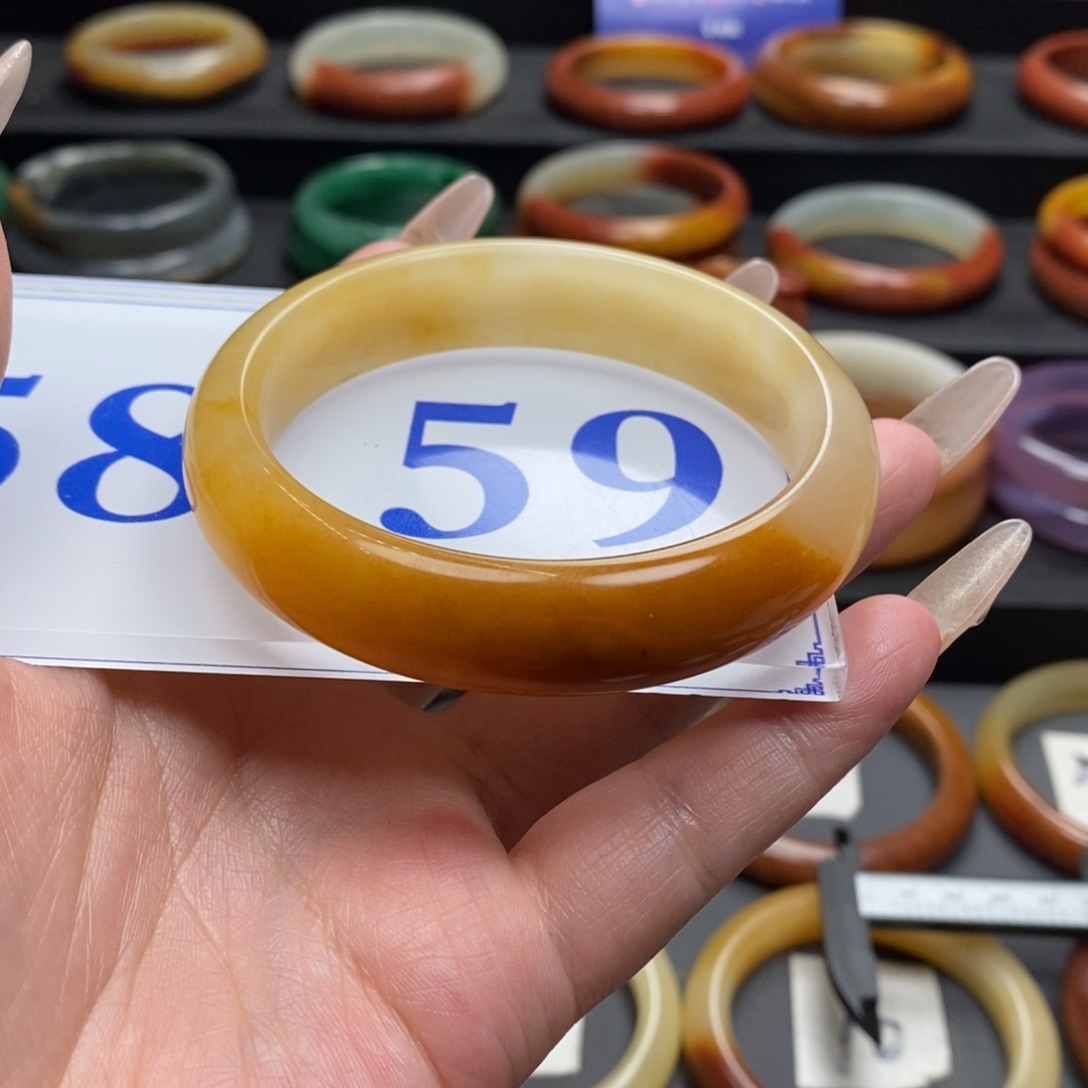 石英质玉（黄龙玉）手镯未镶嵌