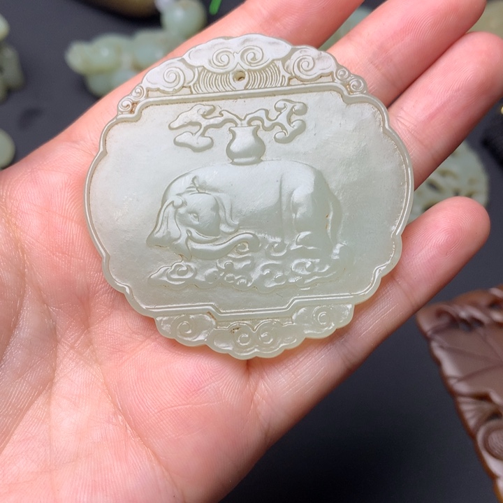 和田玉颈饰未镶嵌