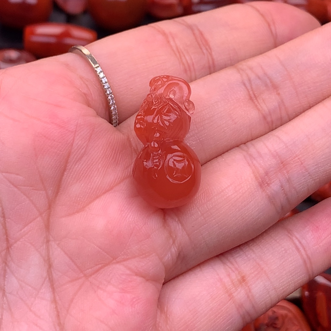 南红玛瑙未镶嵌川料精工葫芦吊坠26.3mm