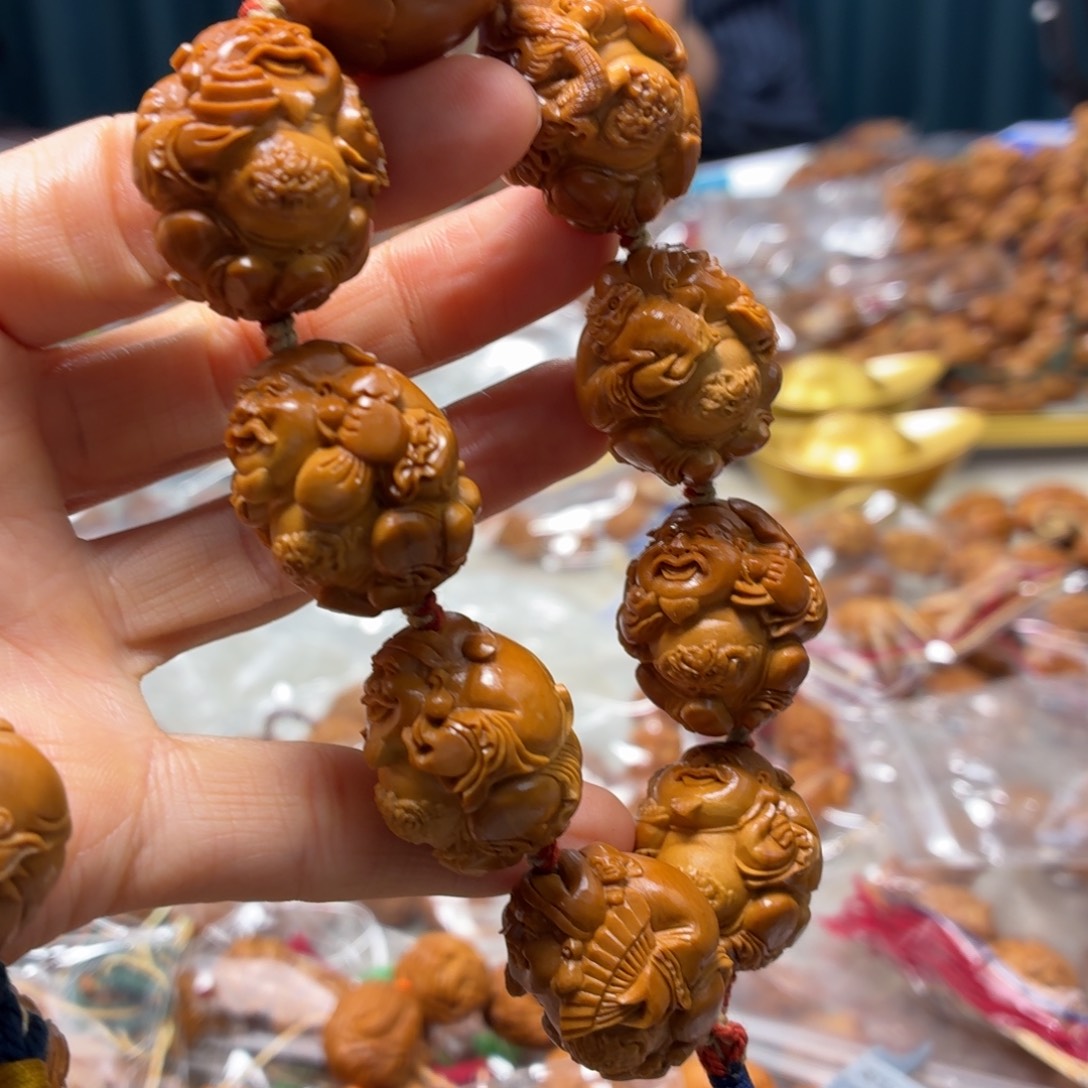 黄***师橄榄核吊坠橄榄核