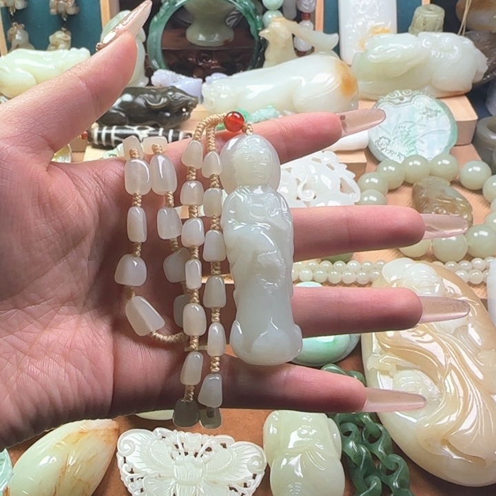 和田玉颈饰未镶嵌心*