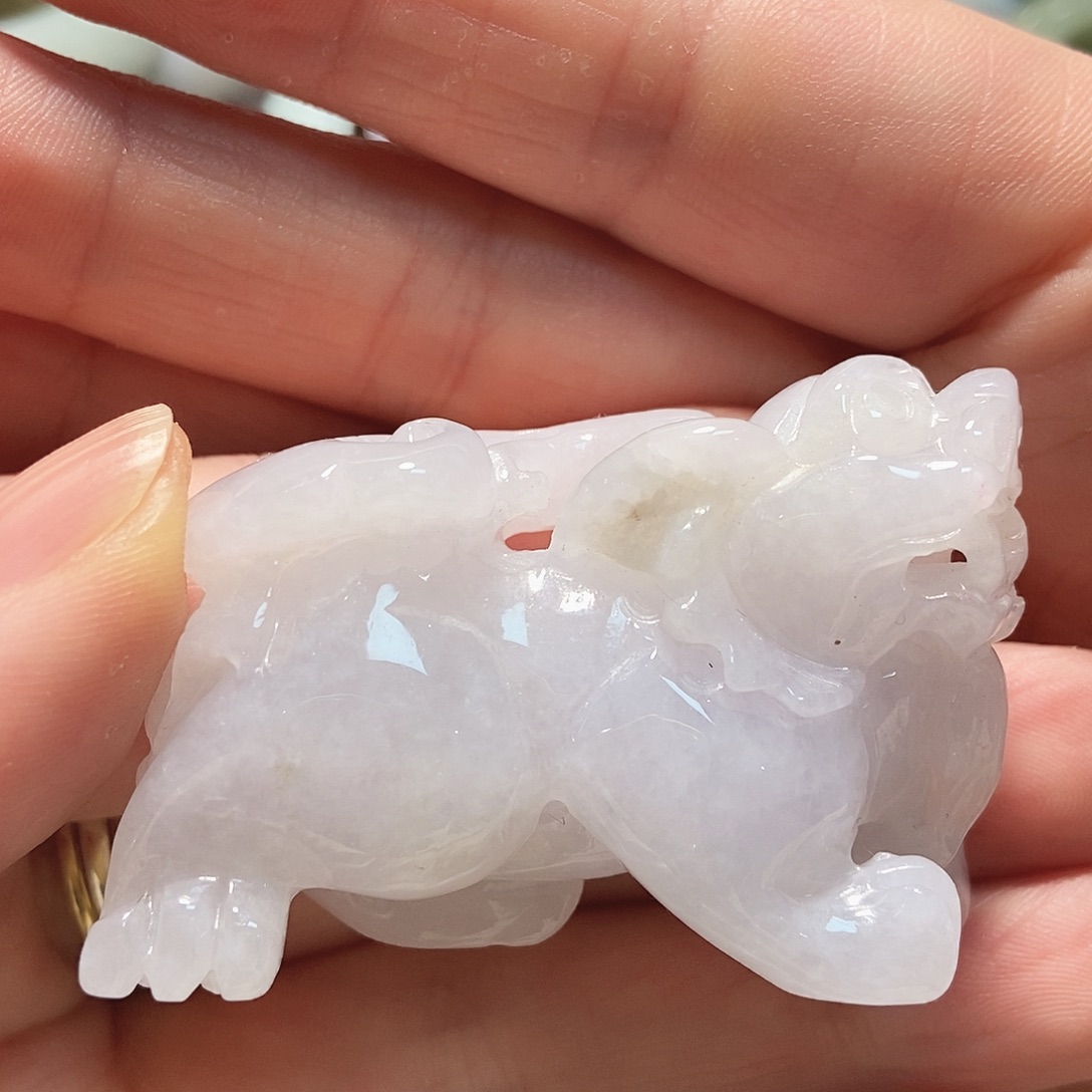 翡翠未镶嵌颈饰貔貅