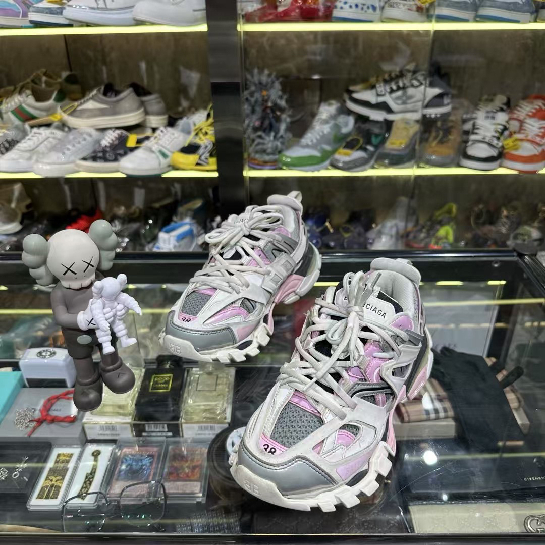 99新 Balenciaga/巴黎世家 track白粉休闲鞋/38码/原盒