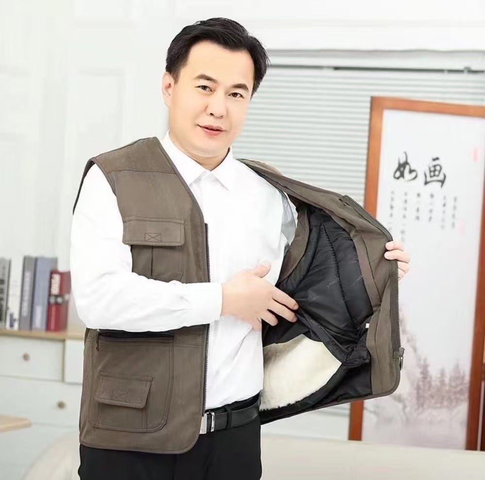 秋冬羊毛马甲爸爸装抗寒保暖皮毛一体坎肩真羊毛加绒加厚记者服