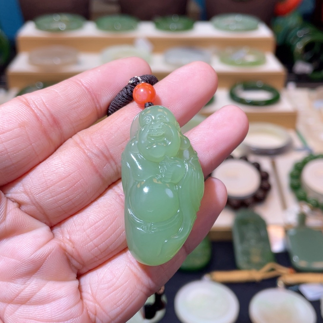 和田玉收藏级翠青逍遥佛未镶嵌