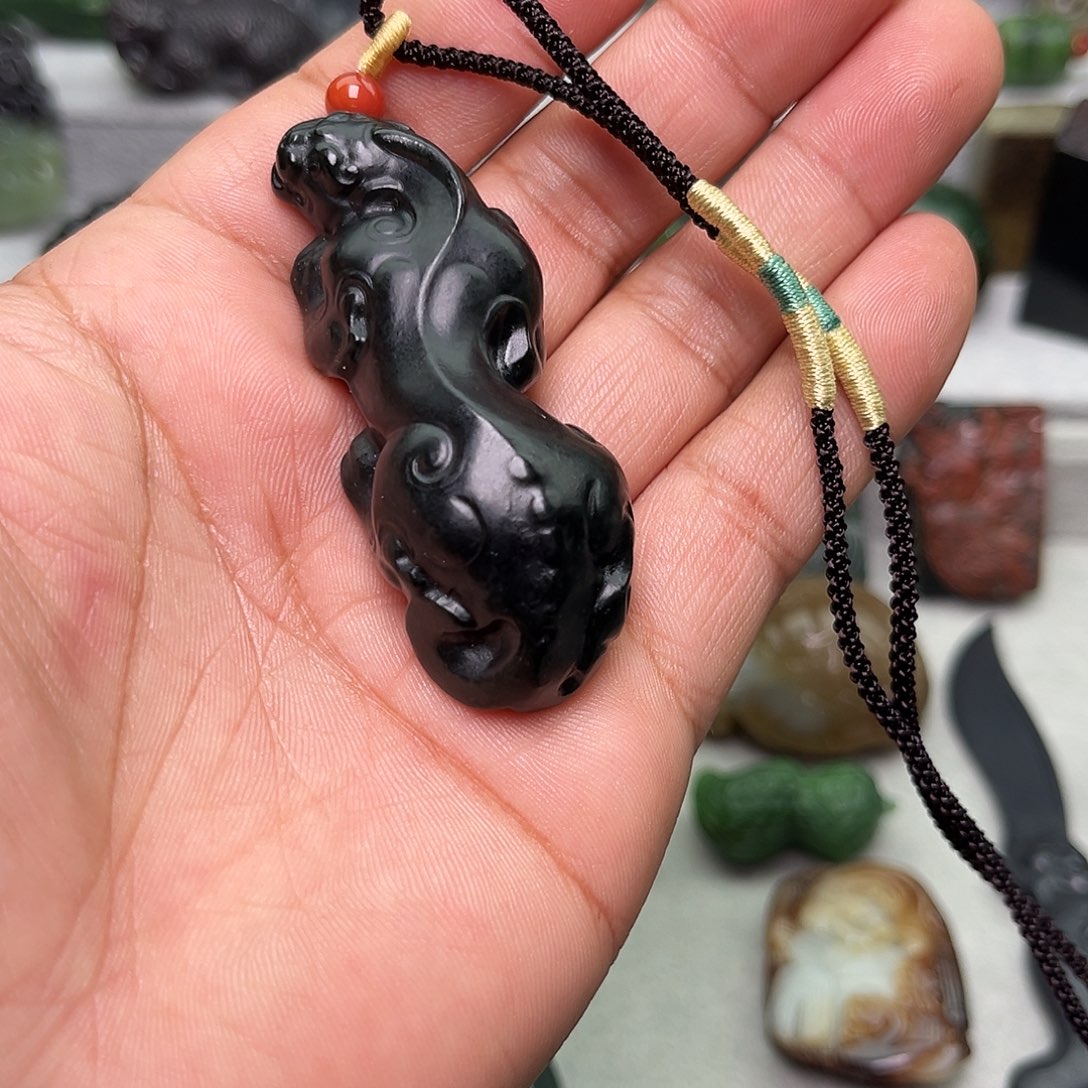 和田玉颈饰未镶嵌