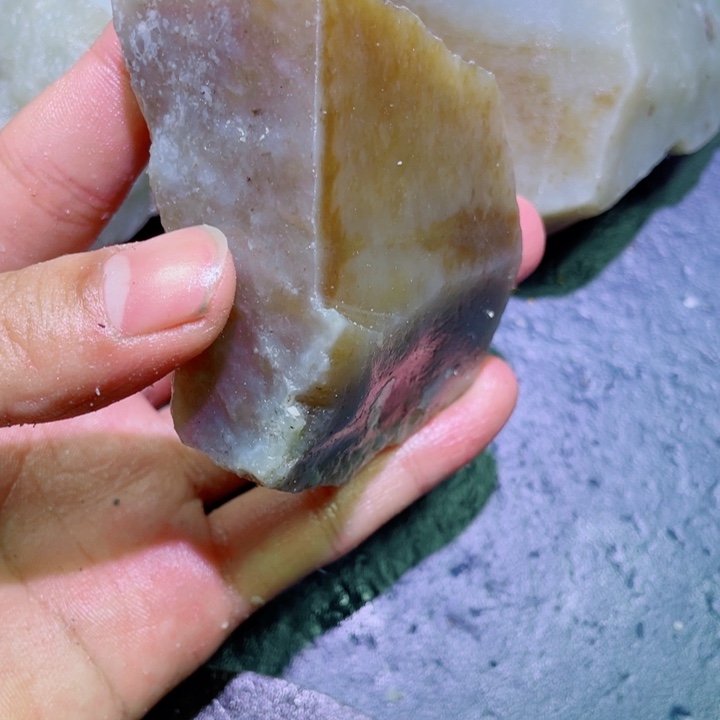 和田玉未镶嵌珠宝半成品