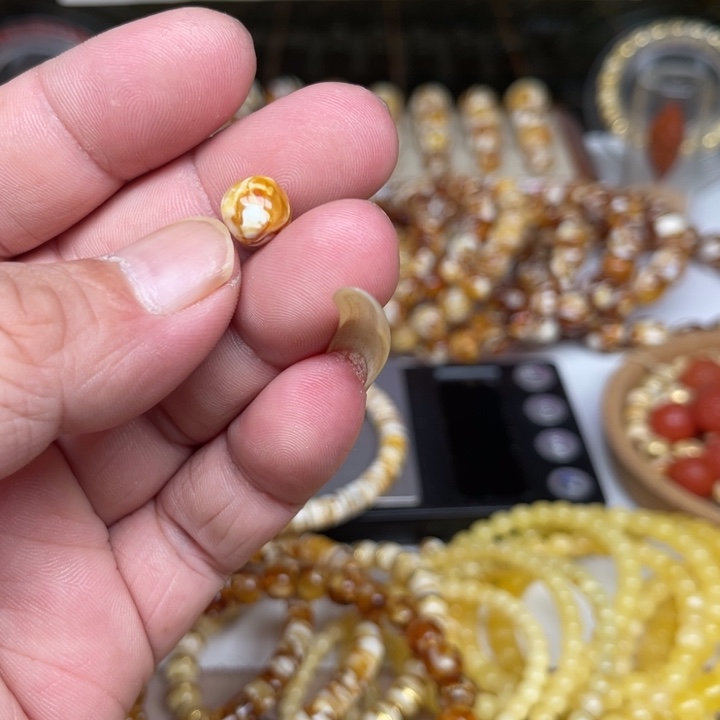 平***樂琥珀未镶嵌裸石31号