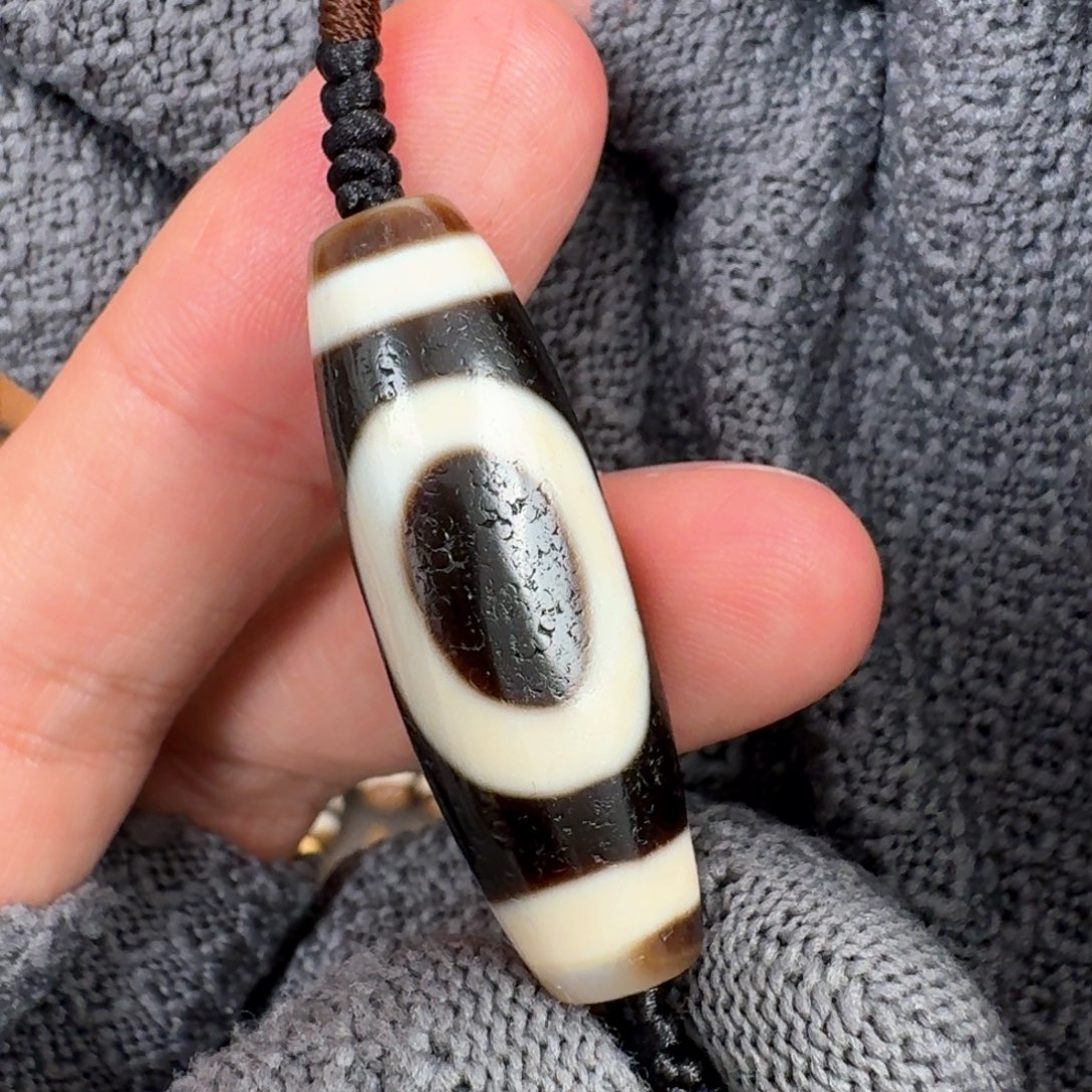 玛瑙/玉髓颈饰未镶嵌咕**宁玛瑙工艺品