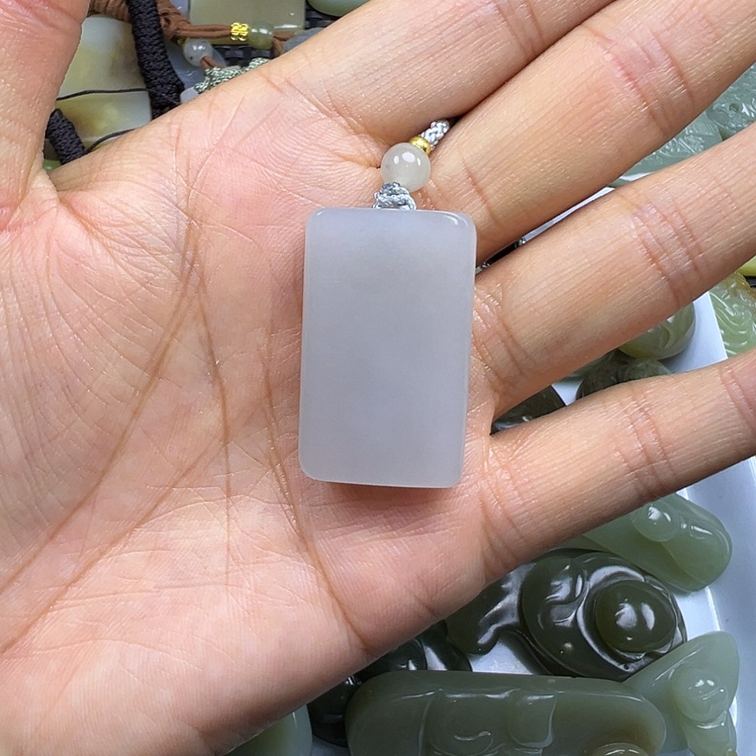 乔***木和田玉未镶嵌颈饰买断价，不退不换