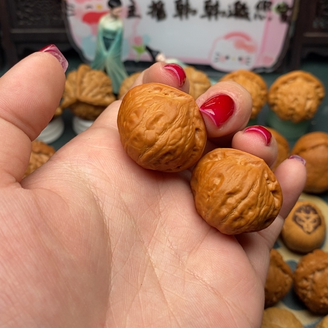 文玩核桃把件瓷娃娃
