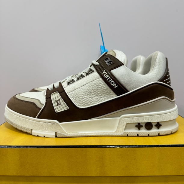 95新 LouisVuitton/路易威登 42.5码 trainer 摩卡色 时尚板鞋