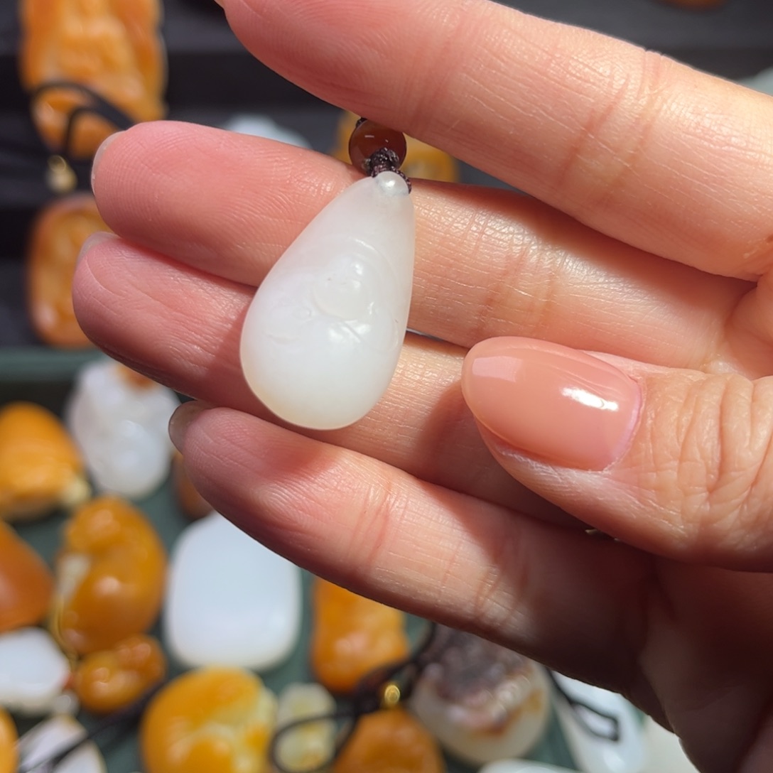 和田玉颈饰未镶嵌