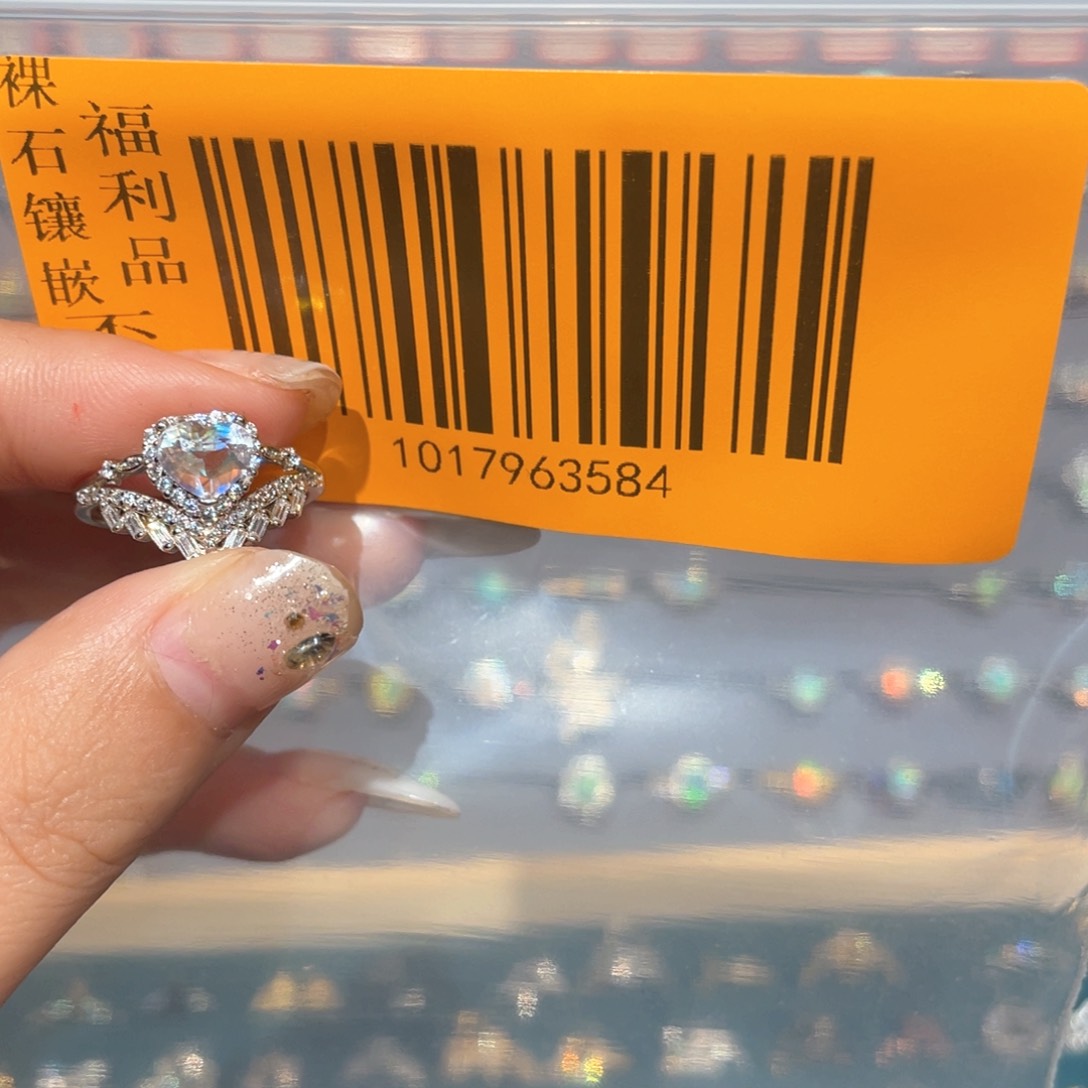 欧泊欧泊戒指银S925镶嵌H****?