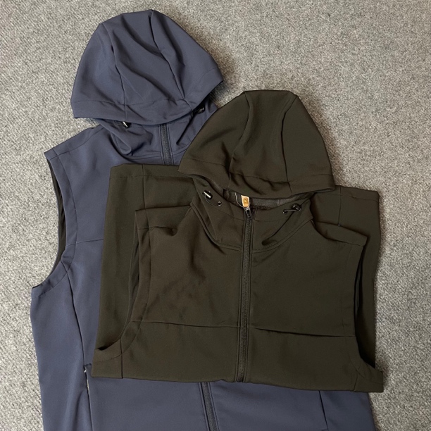 断清男士狐连帽刺绣抓绒户外马甲