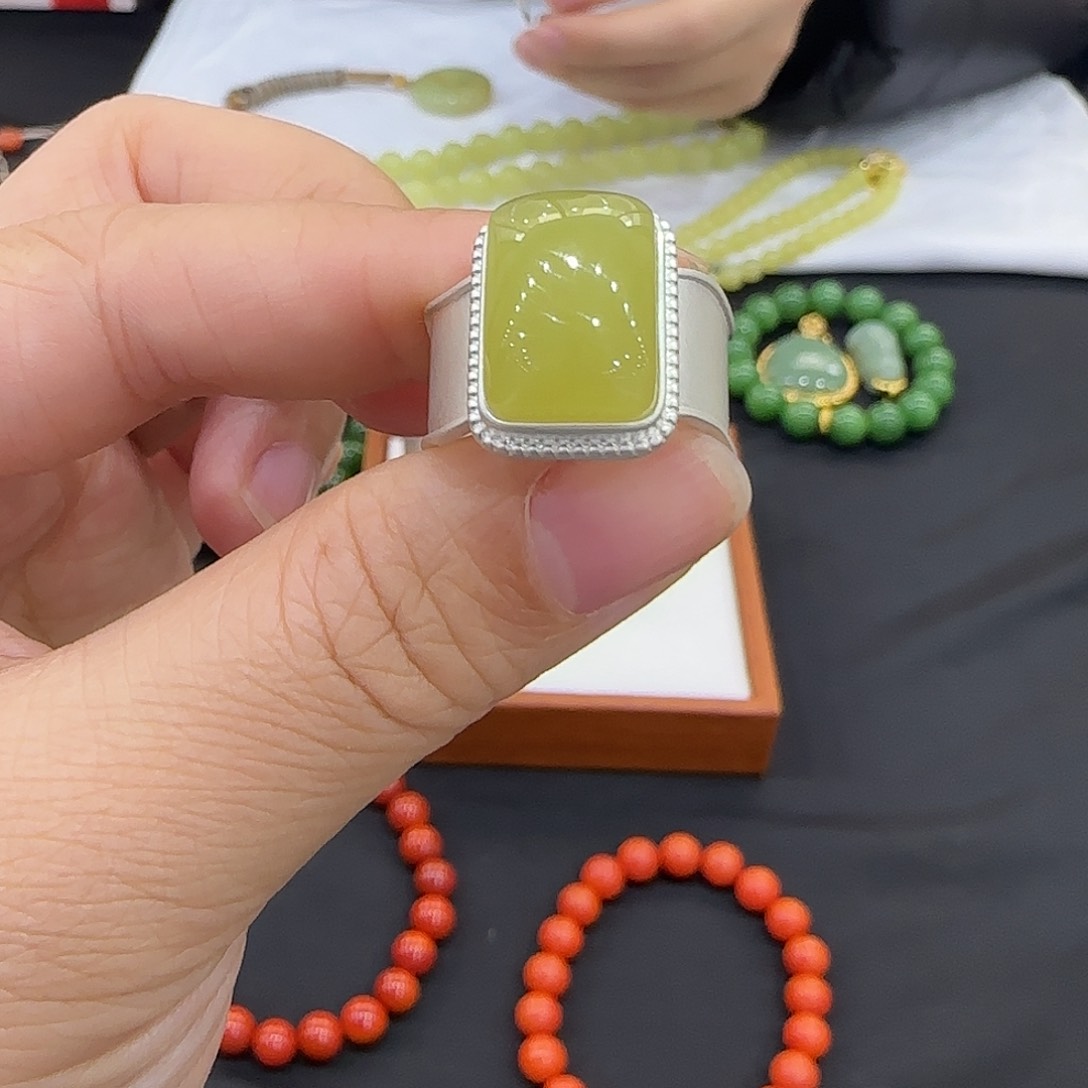 和田玉戒指未镶嵌