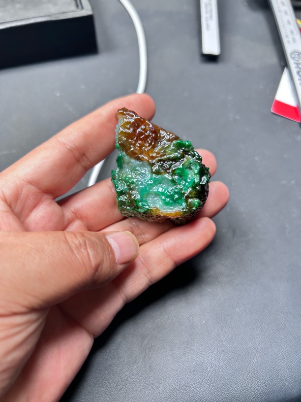 缅甸天然翡翠黄加绿