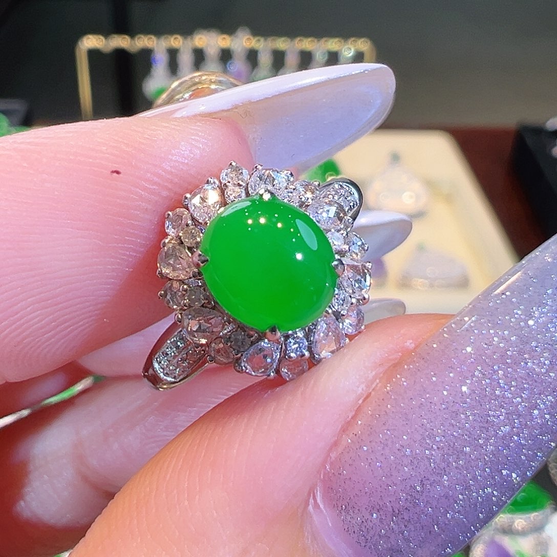 翡翠戒指18K金镶嵌翡翠