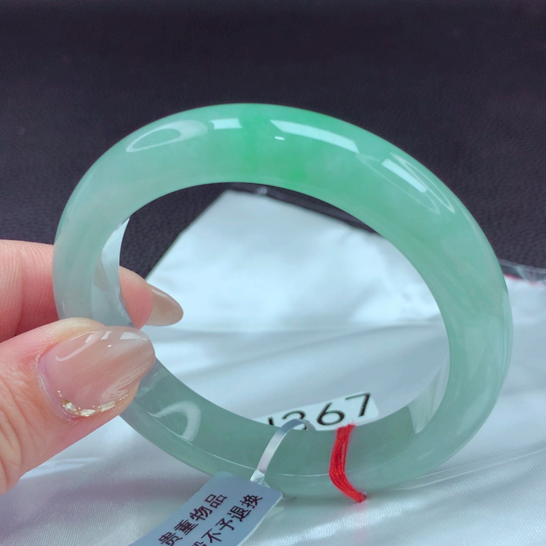 翡翠手镯未镶嵌手镯88