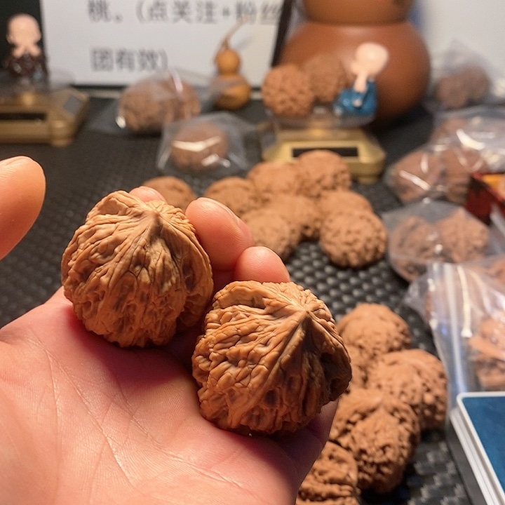 文玩核桃吊坠爱**谁涞水三