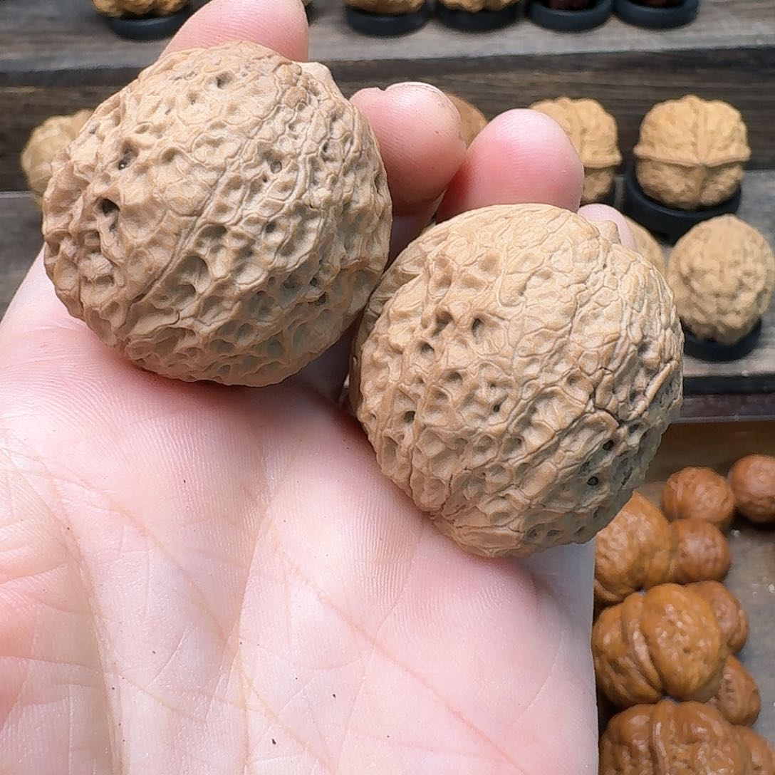 文玩核桃吊坠19蚂蚁纹绣球39尺寸