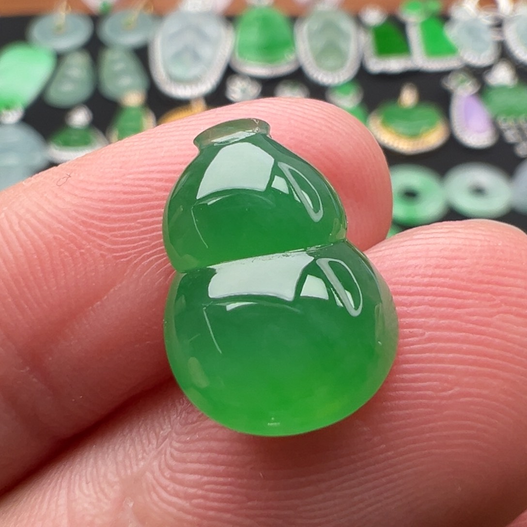 翡翠颈饰未镶嵌葫芦14.8