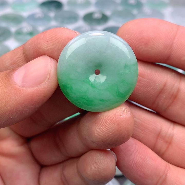 F***y翡翠未镶嵌颈饰缅甸天然A货翡翠