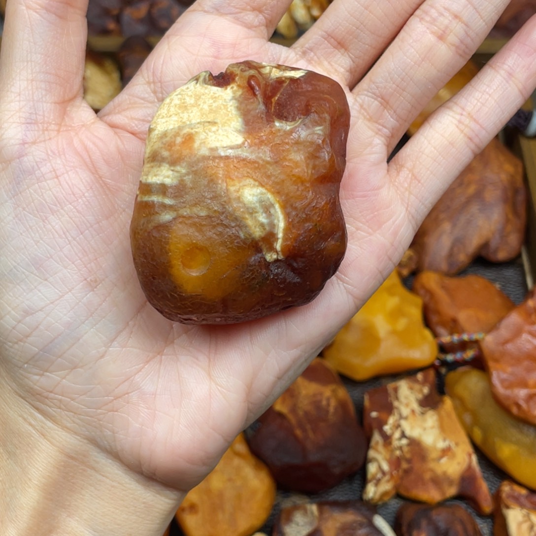 琥珀未镶嵌珠宝奇石