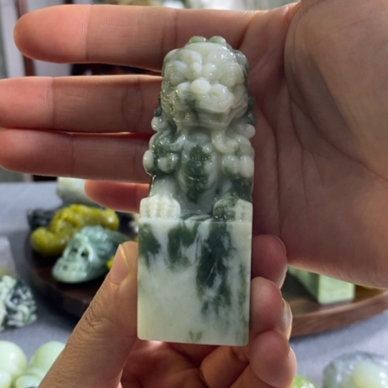 蛇纹石玉手把件未镶嵌好****吖