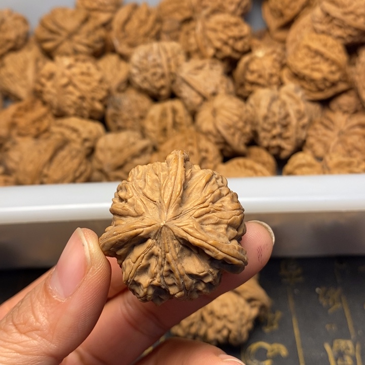 K***文玩核桃吊坠文玩核桃异形单只