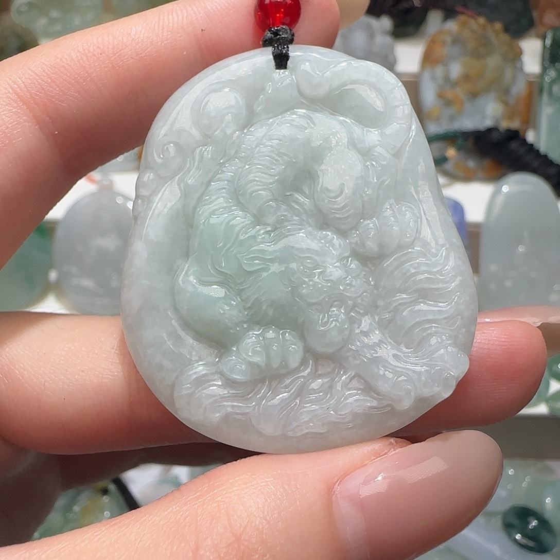 翡翠未镶嵌颈饰天然缅甸翡翠下山虎