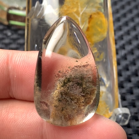 水晶颈饰未镶嵌明*?