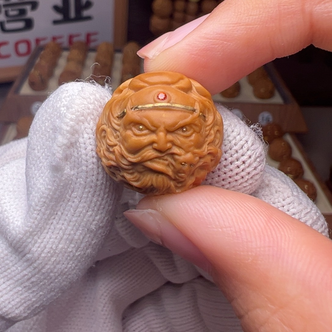 把件猴头核桃镶嵌款钟馗美女全品有正常封口线