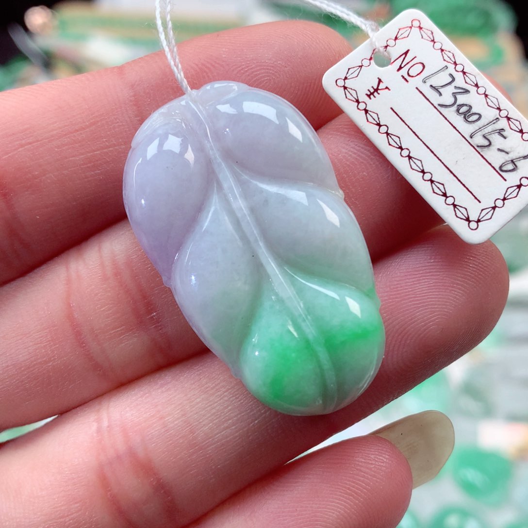 翡翠颈饰未镶嵌翡翠吊坠