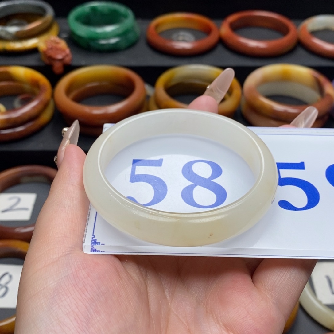 石英质玉（黄龙玉）手镯未镶嵌