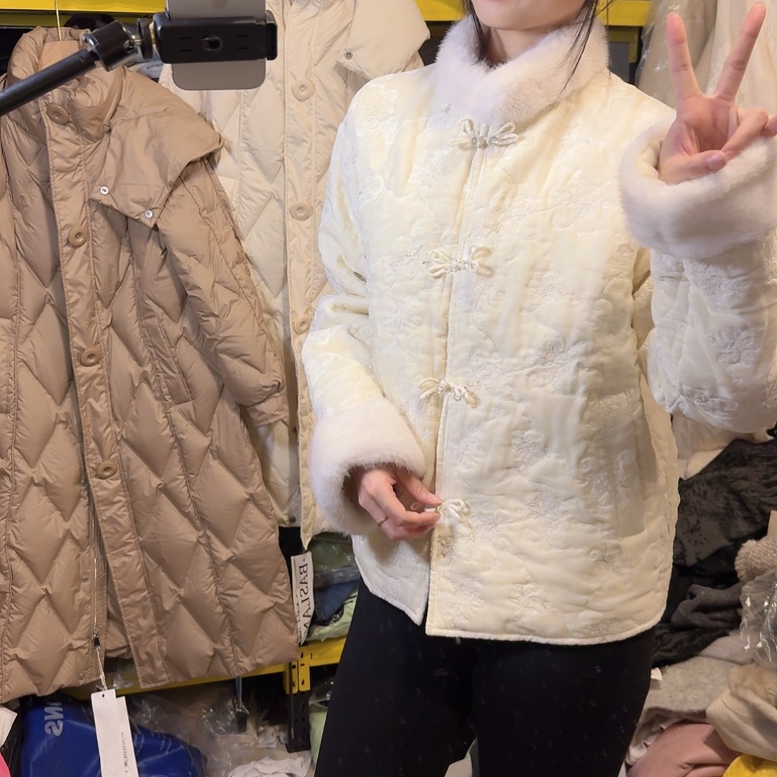 全新无暇120斤以内外套加绒130克