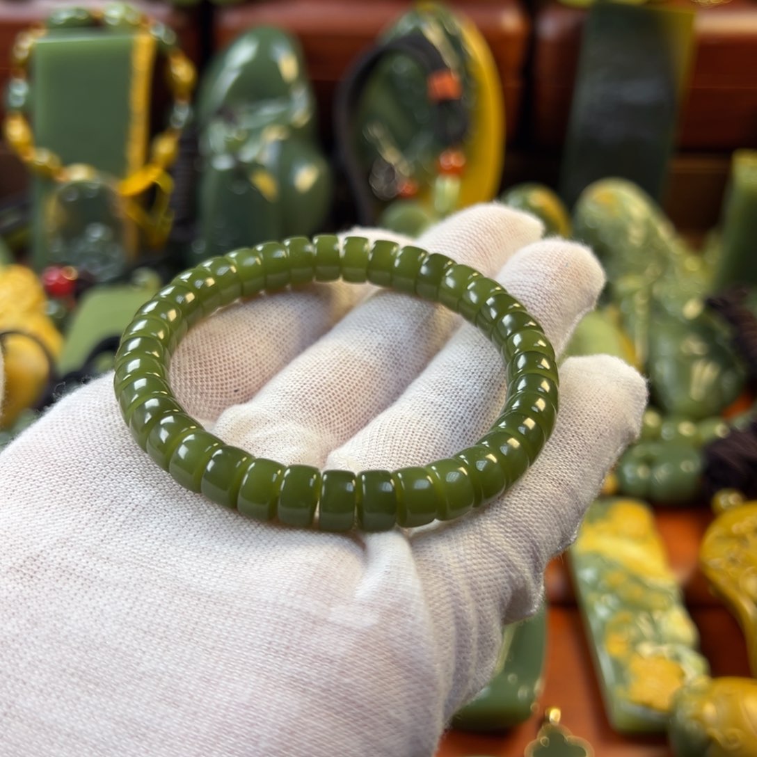 岫岩老玉（透闪石质玉）手链未镶嵌