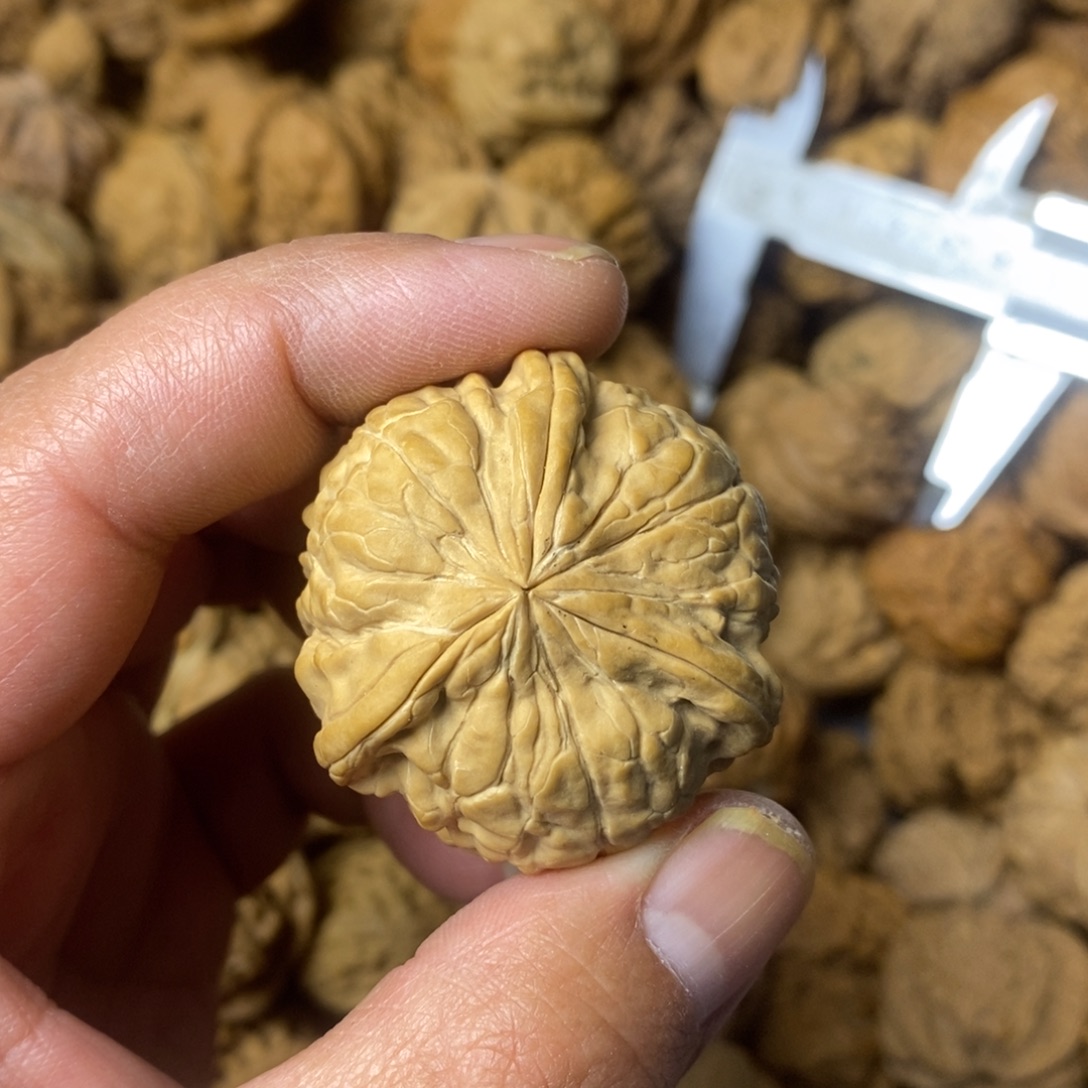 轻***扬吊坠文玩核桃文玩