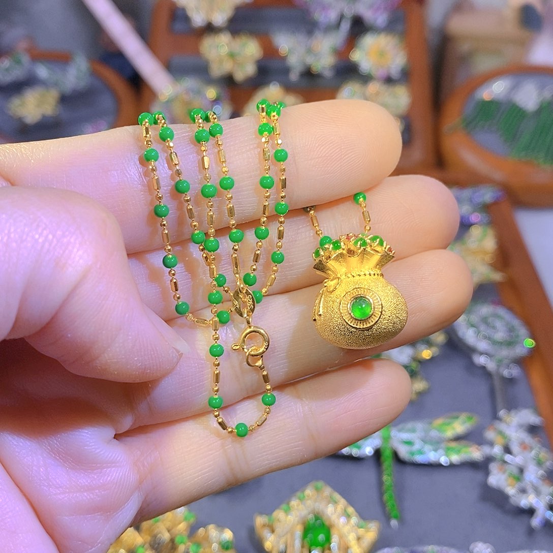 颈饰银S925镶嵌翡翠