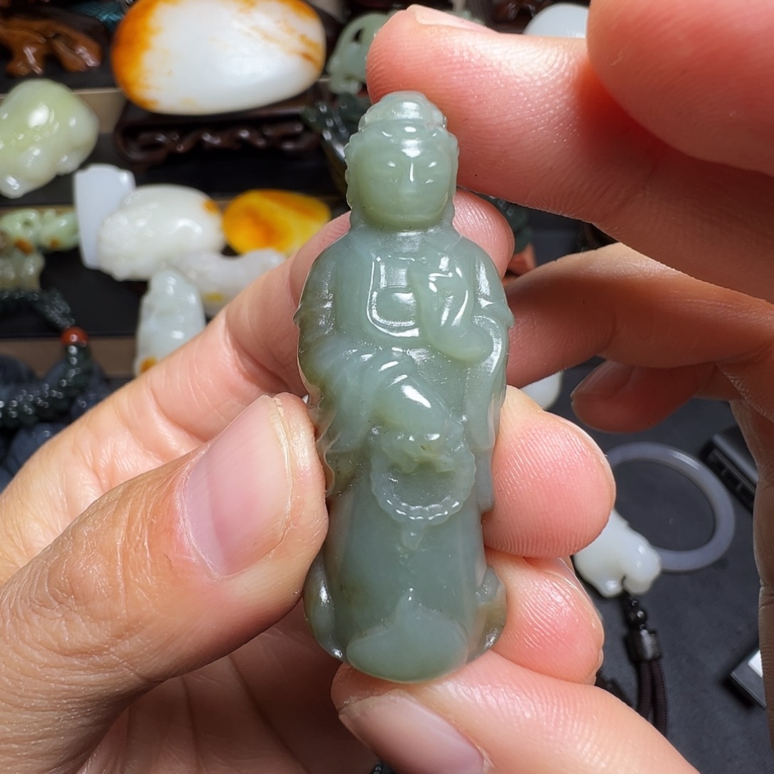 和田玉未镶嵌把件