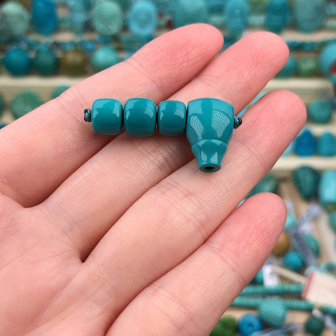 绿松石未镶嵌珠宝奇石