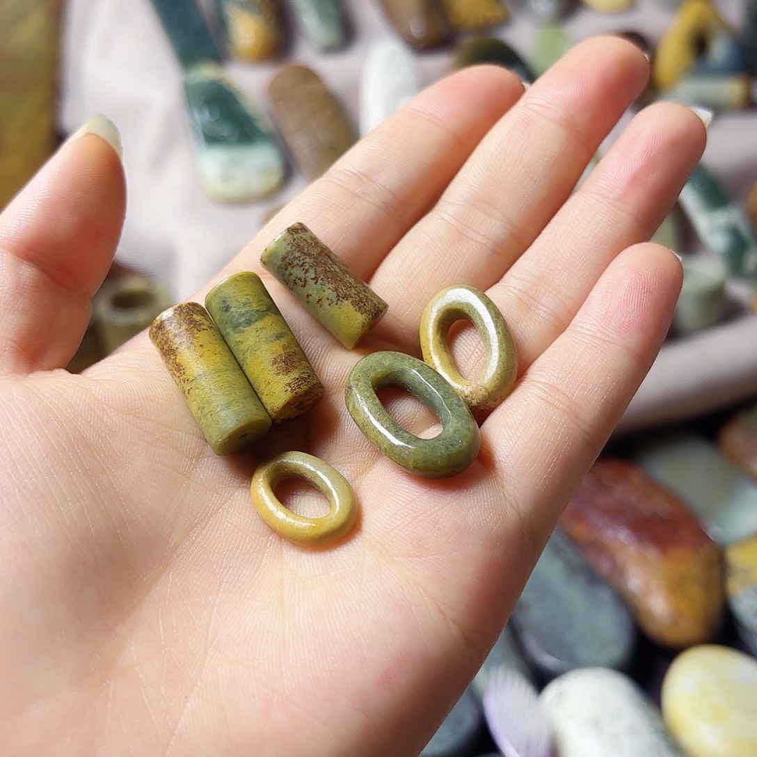 三***月岫岩河磨玉（透闪石质玉）未镶嵌挂件