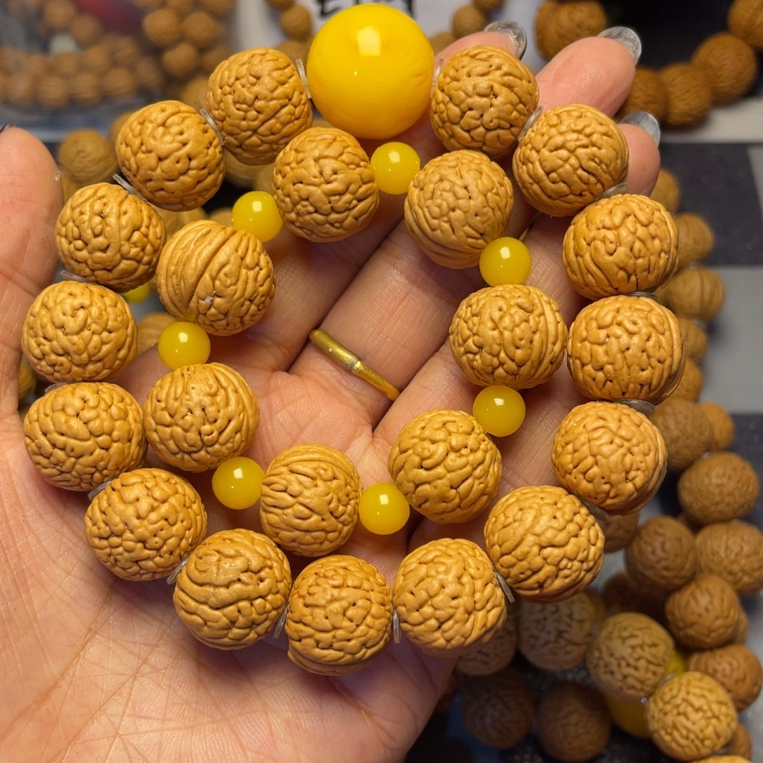 手串桃核聒*17.8铁扇手串