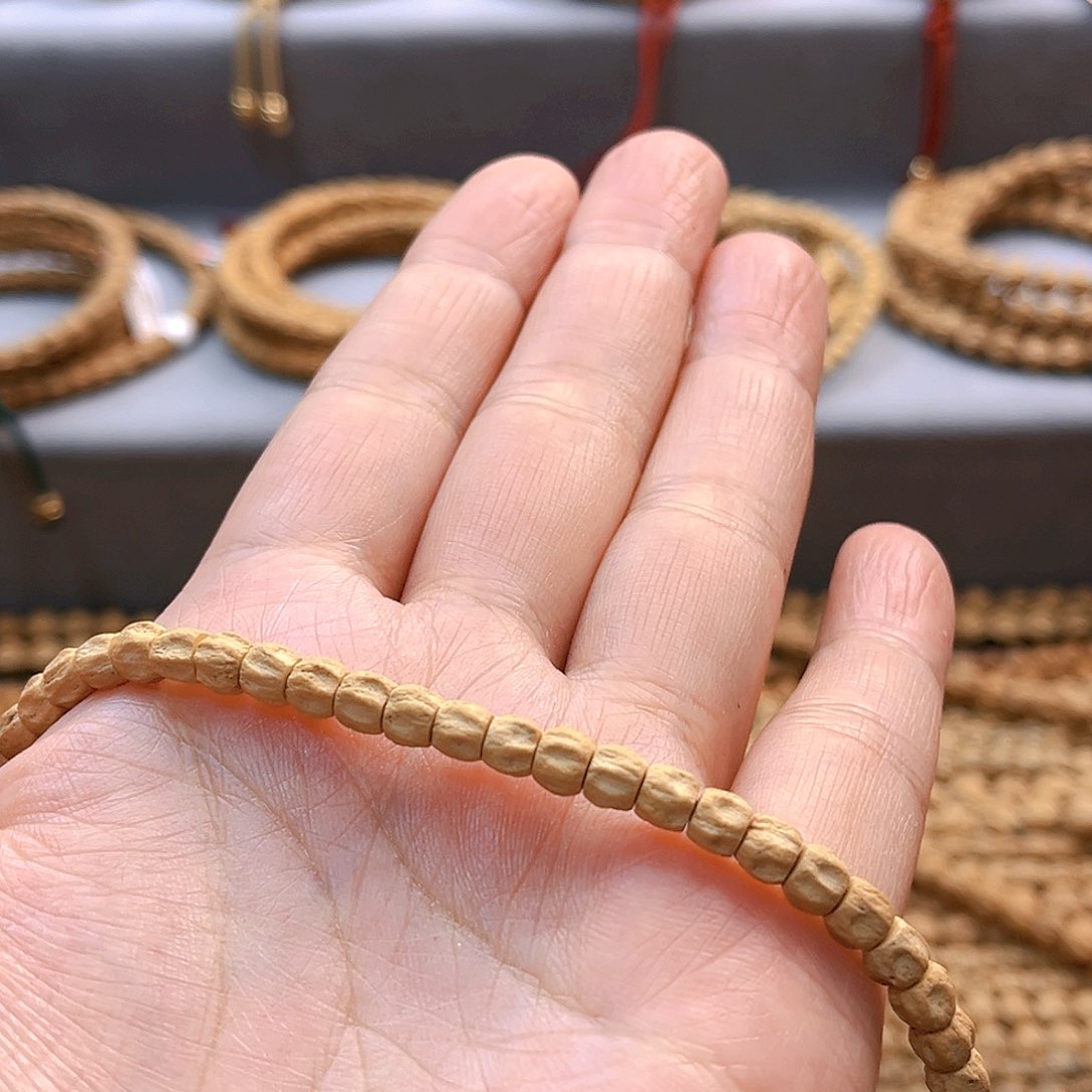 柏香籽/百香籽吊坠洋****洋