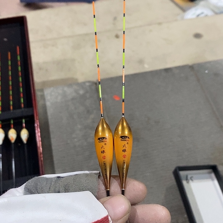 火眼鱼漂发1根，，，，，